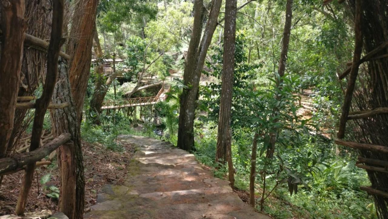 Seribu Batu Songgo Langit Resort & Camp Bantul Exteriér fotografie