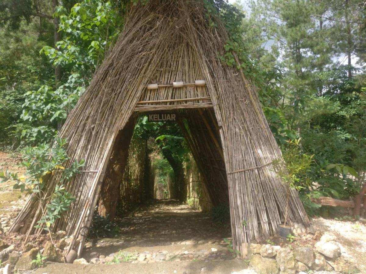 Seribu Batu Songgo Langit Resort & Camp Bantul Exteriér fotografie