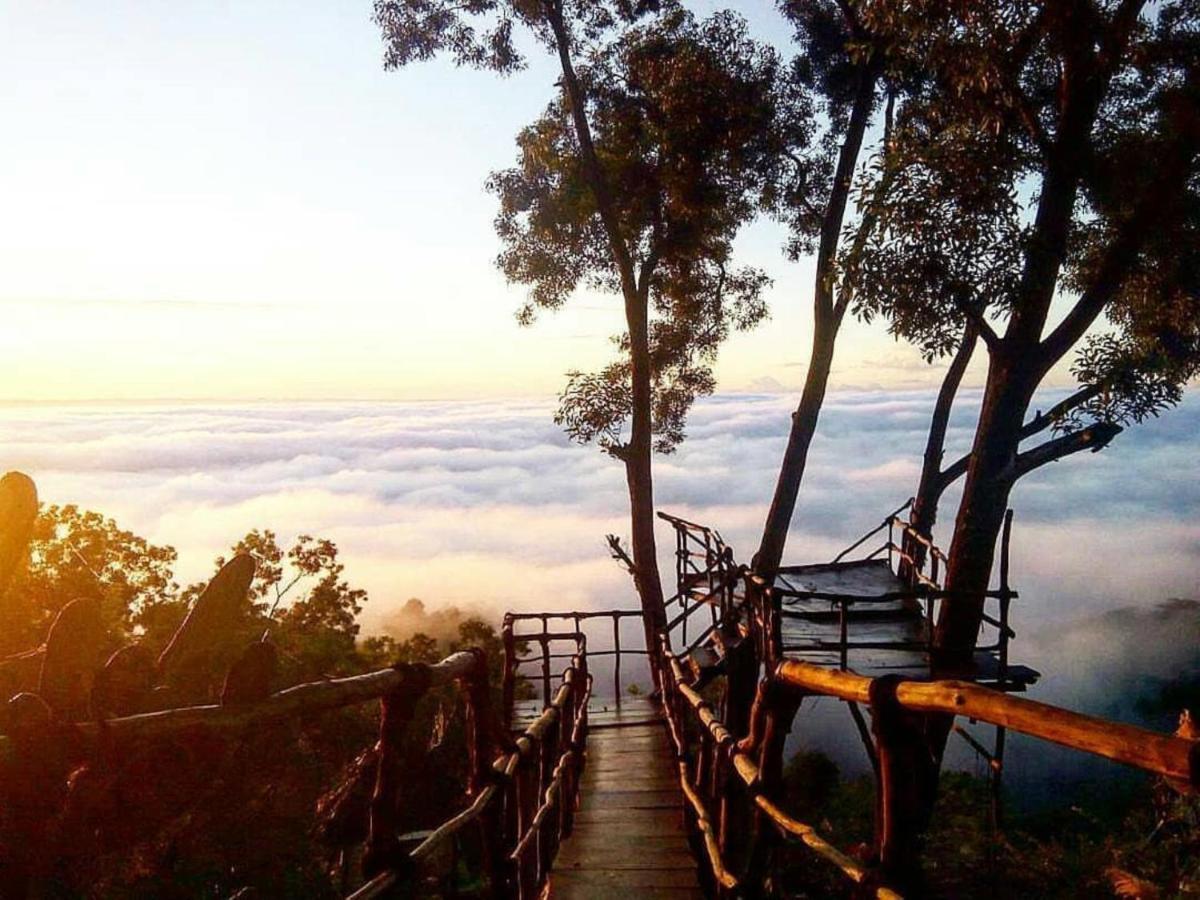 Seribu Batu Songgo Langit Resort & Camp Bantul Exteriér fotografie